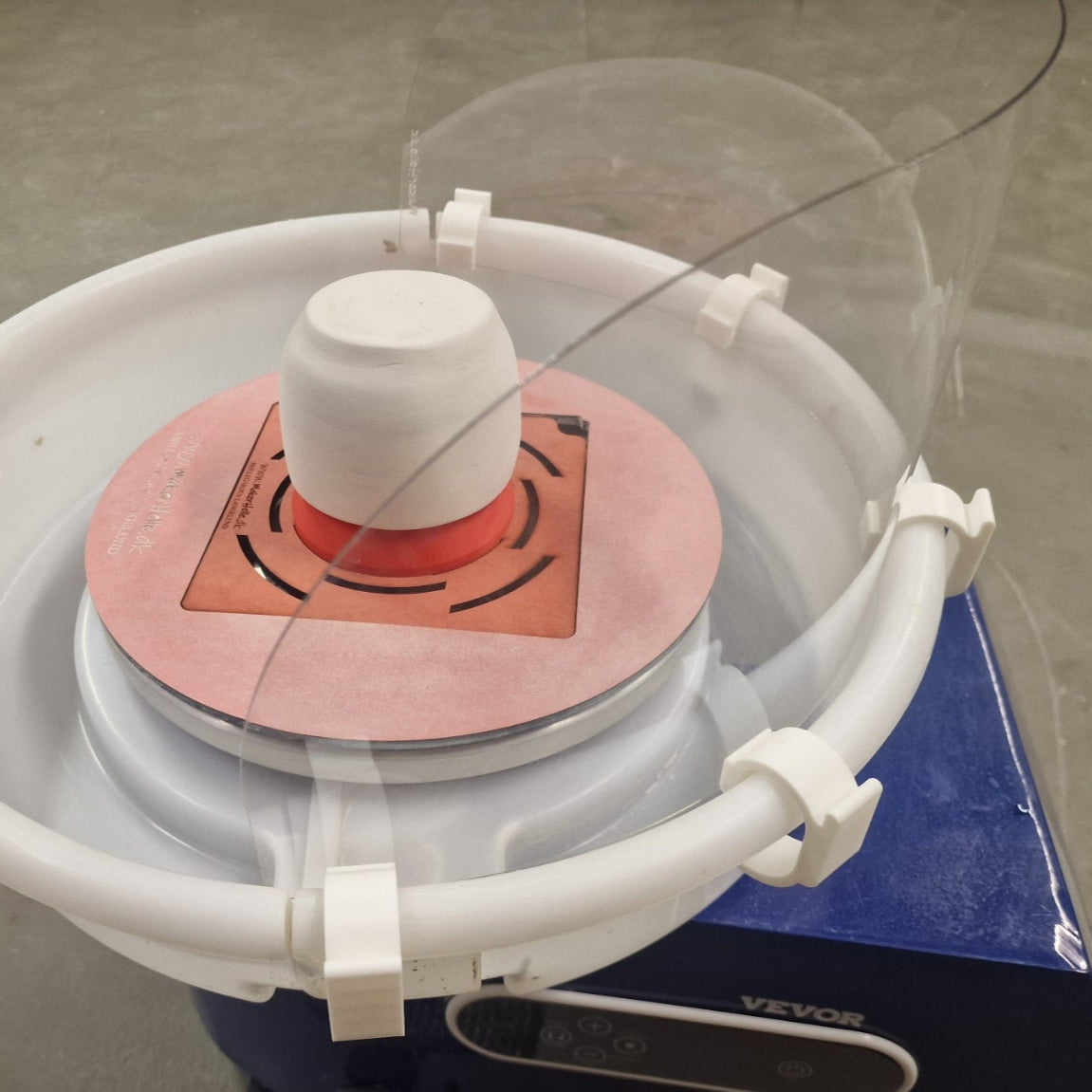 DrejeDitte - Universal potters wheel splash guard 