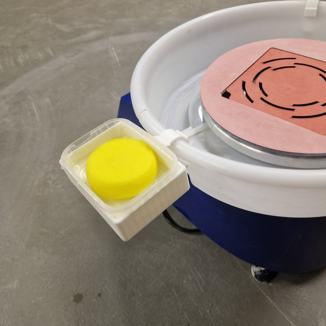 Redskabsholder til drejeskiven