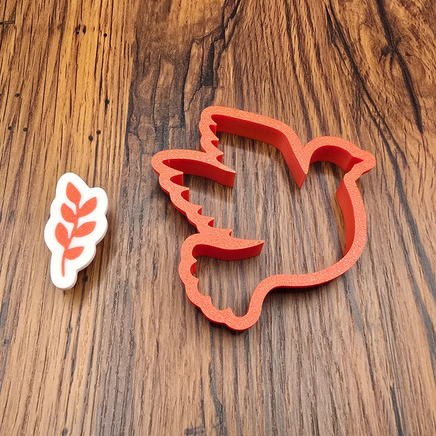 Cutter and embossing set - The Peace Dove and Olive Branch 